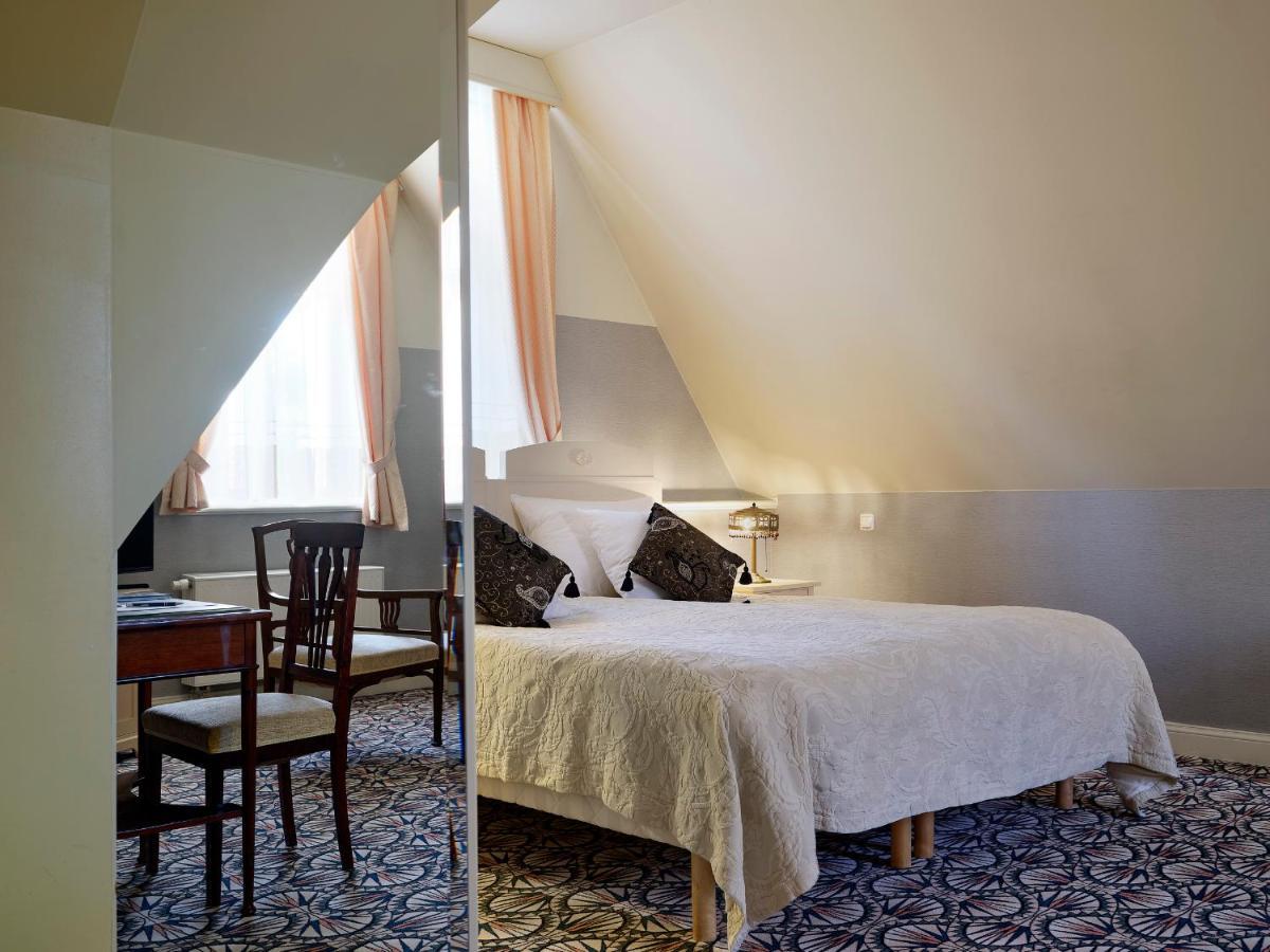 Villa Ammende Restaurant And Hotel Parnu Exterior photo A room at the hotel