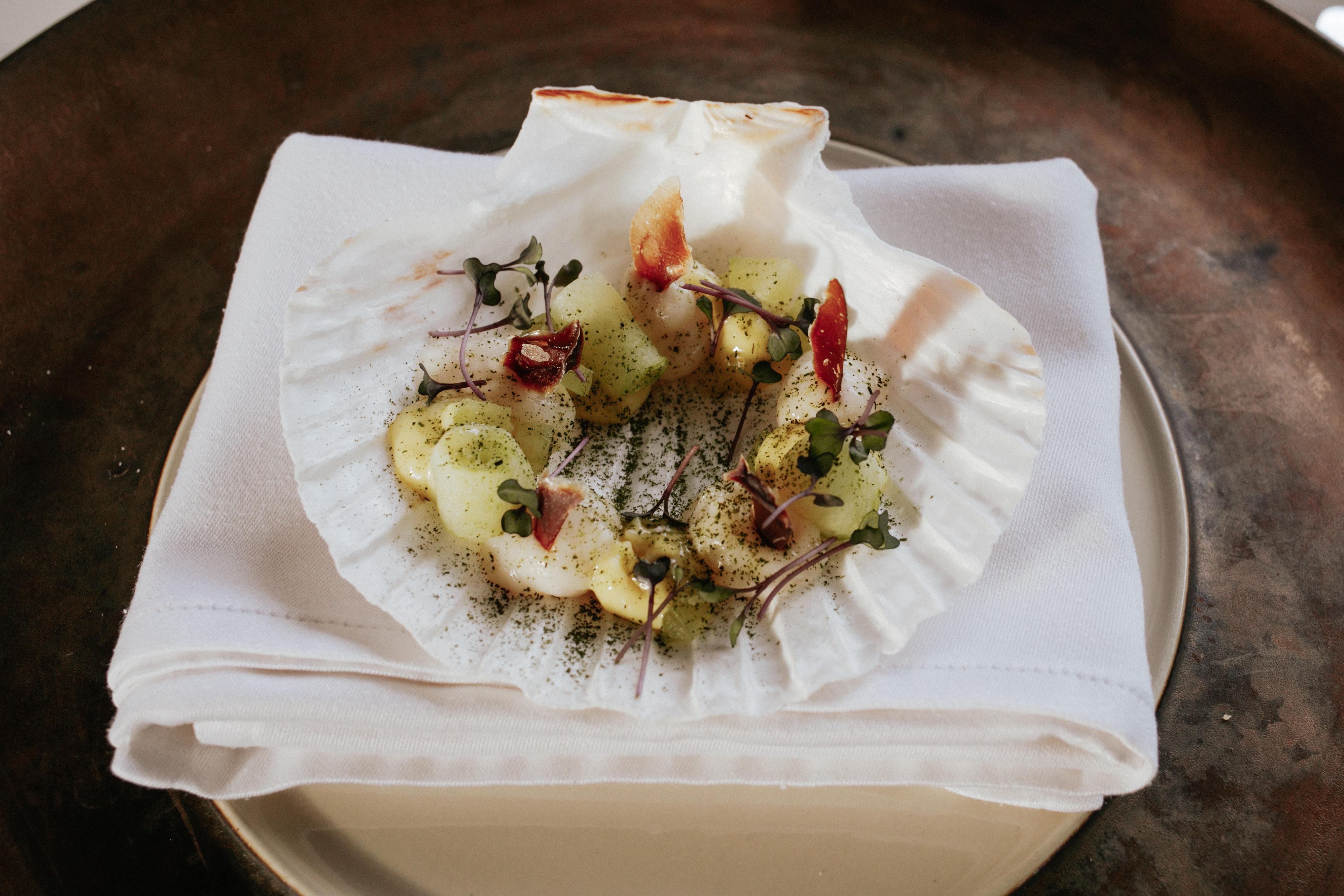 Villa Ammende Restaurant And Hotel Parnu Exterior photo A dish at the restaurant